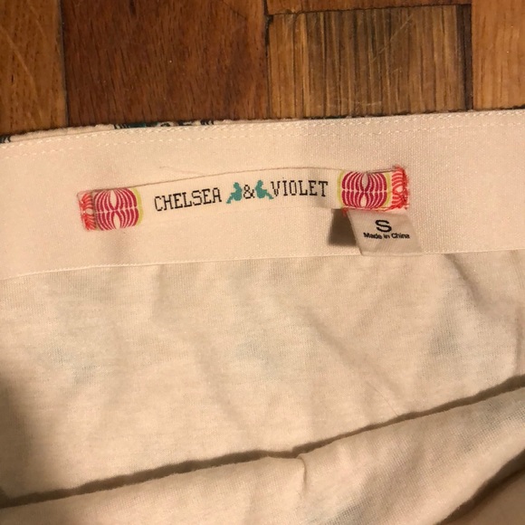 Patterned Chelsea & Violet skirt, size small - Picture 2 of 3